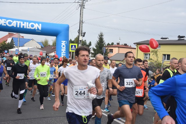 Żorski Bieg Uliczny jest największą sportową imprezą w Żorach.    Zobacz kolejne zdjęcia. Przesuwaj zdjęcia w prawo - naciśnij strzałkę lub przycisk NASTĘPNE