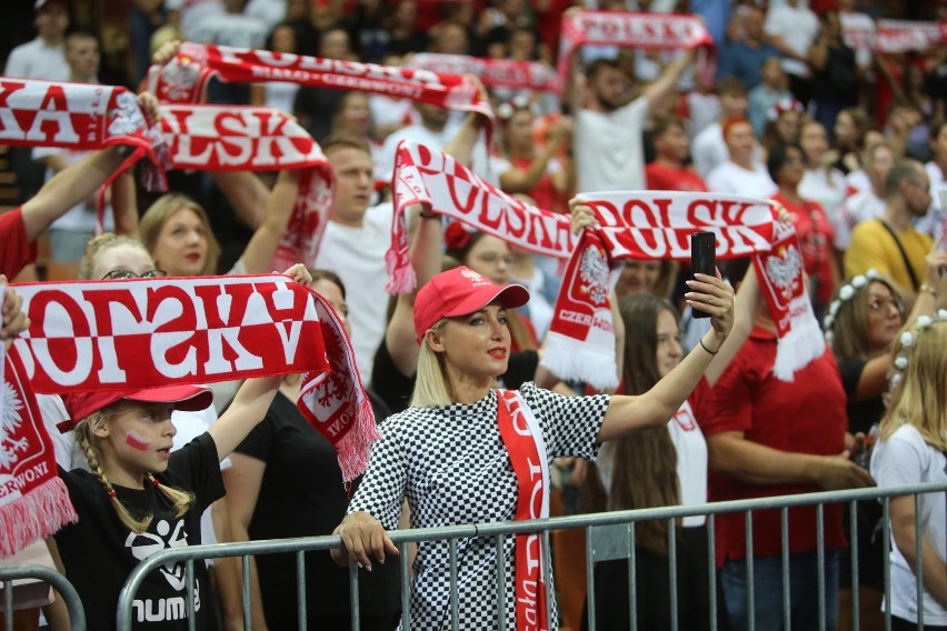 23.08.2022. Kibice na meczu siatkarzy Polska - Argentyna....