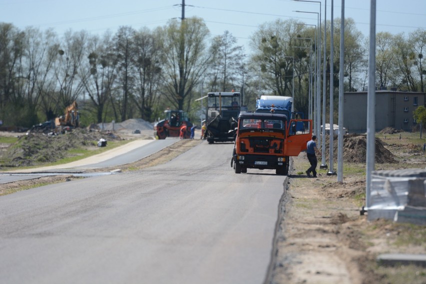 Nowa droga połączy Lipową z Graniczną i "średnicówką". Budowa już jest na ostatniej prostej [zdjęcia]