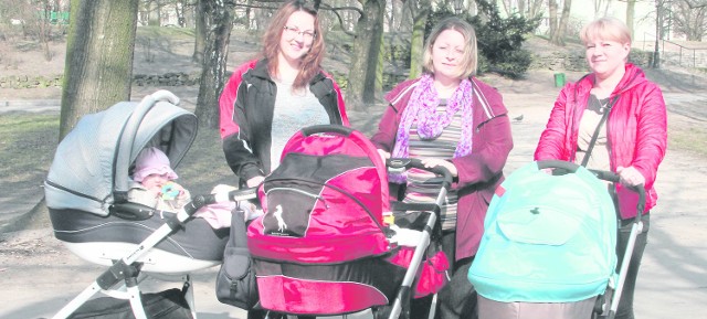 Podjazdów dla wózków w parku Staromiejskim brakuje Dorocie Zbiorczyk, Dorocie Mielczarek i Joannie Wilmańskiej, które spacerują tam często ze swoimi pociechami