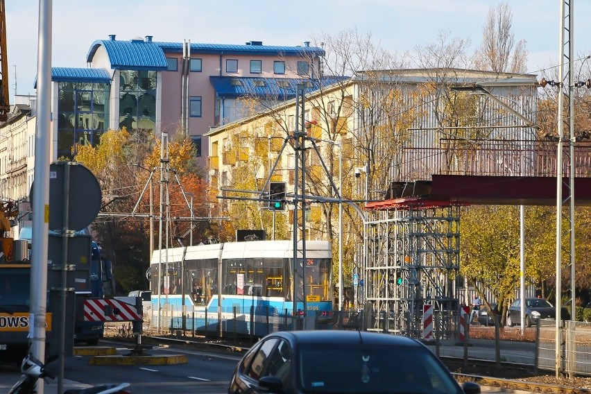 Rozbiórka kładki nad ulicą Grabiszyńską