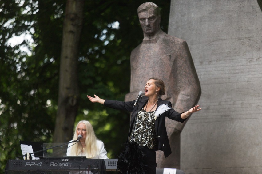 Garden Party u Karola.  „Piosenka jest dobra na wszystko”