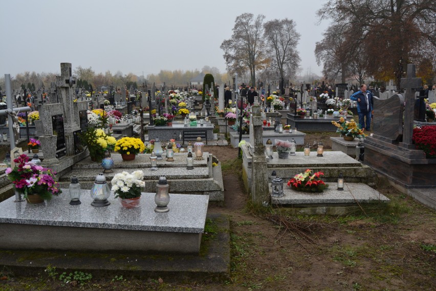 Krasnosielc. Cmentarz we Wszystkich Świętych. 1.11.2022 