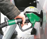 Wakacje obniżek cen paliw! Benzyna i olej napędowy tanieją
