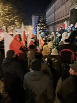 Politycy PiS przed Sądem Okręgowym w Białymstoku