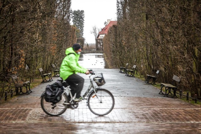 Na wiosenną pogodę trzeba będzie poczekać. Czekają nas wietrzne dni