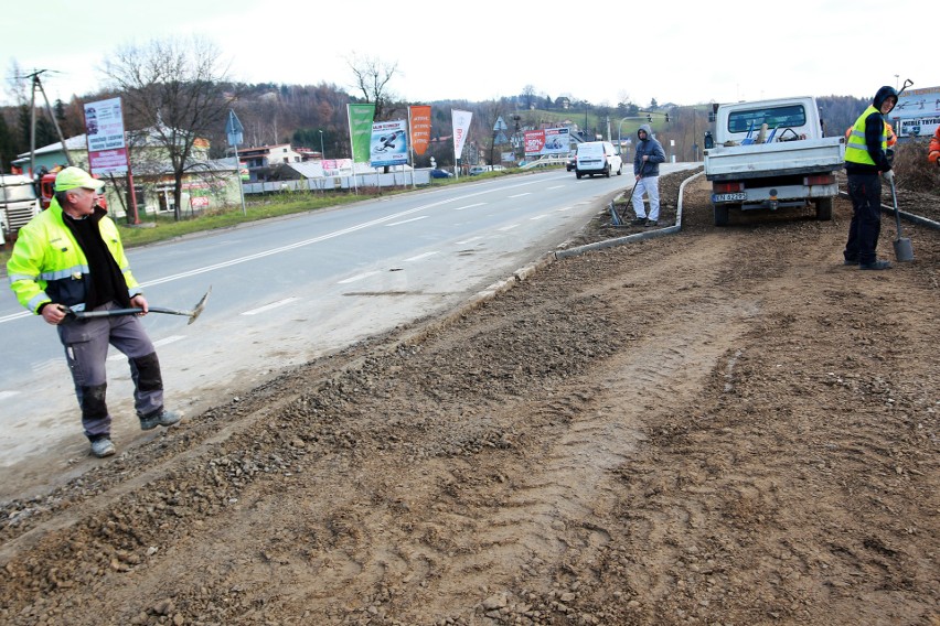 Nowy Sącz. Ścieżka rowerowa i chodnik wzdłuż ul. Witosa [ZDJĘCIA]