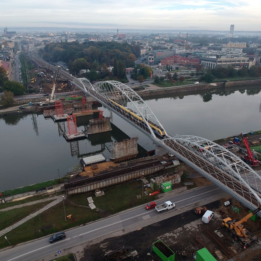 Kraków. Budują most nad Wisłą. Mieszkańcy mają dość palowania 