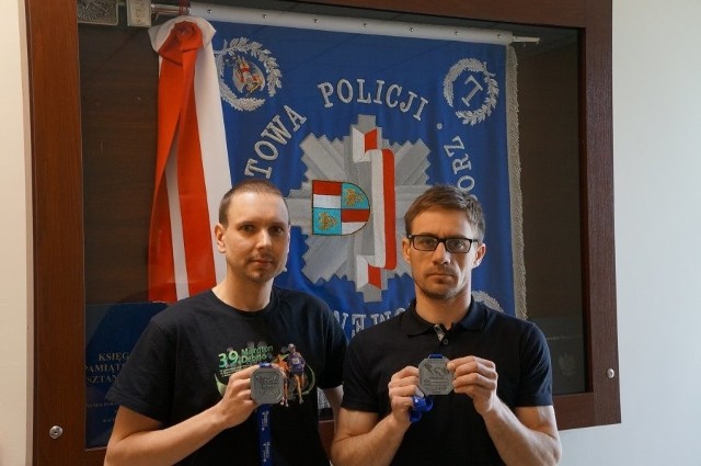 Policjanci z Raciborza w maratonie w Barcelonie najlepsi z Polaków