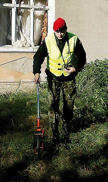 Wojsko spenetrowało cały teren w poszukiwaniu elementów pocisku.