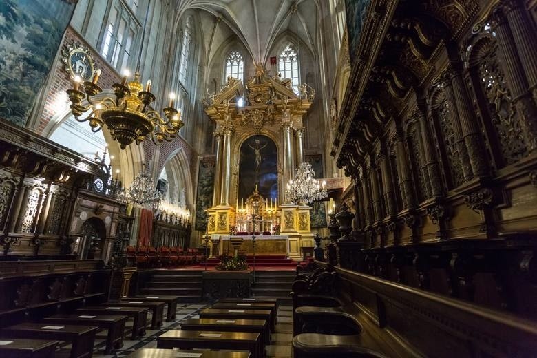 Kraków. Trzeba płacić za modlitwę w Katedrze na Wawelu? "Musiało dojść do nieporozumienia"