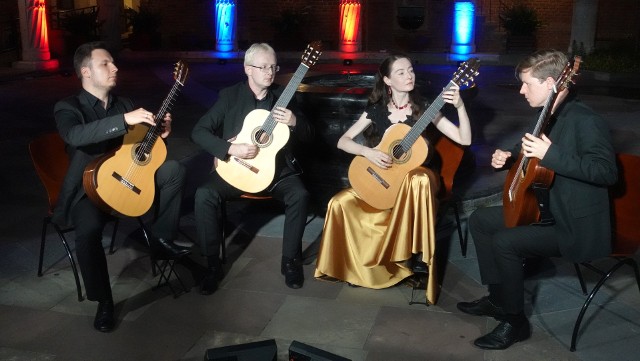 Cracow Guitar Quartet