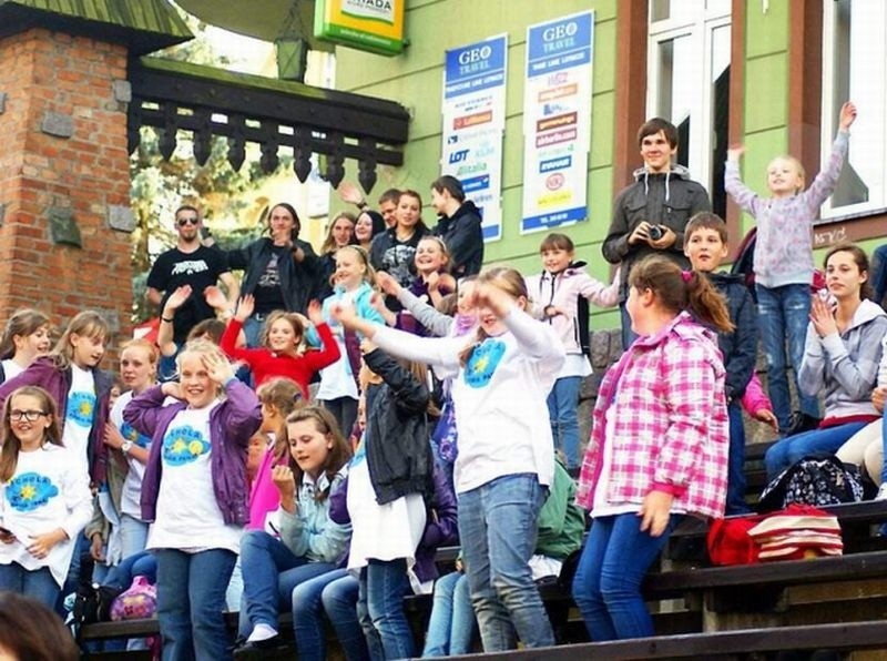 Publiczność, mimo kiepskiej pogody, bawiła się świetnie