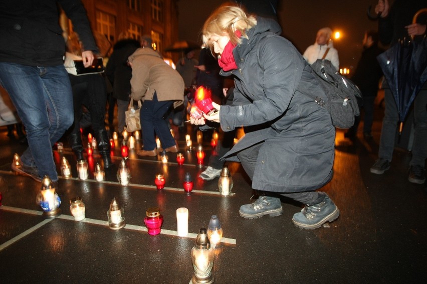 PiS-OFF we Wrocławiu. Kobiety protestowały (RELACJA, ZDJĘCIA)