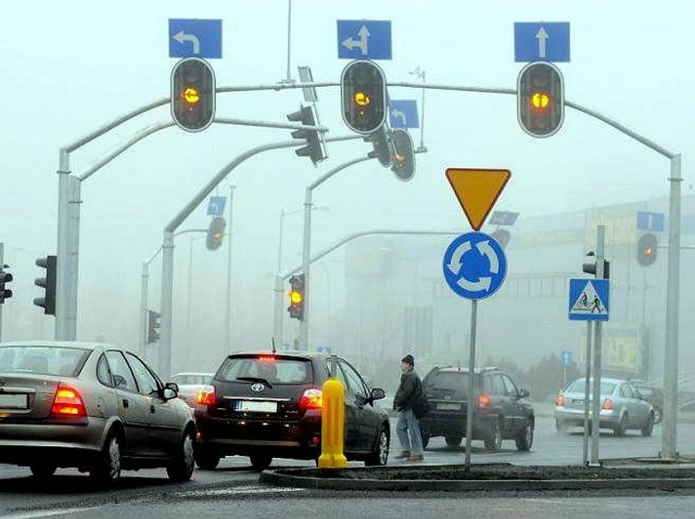 Inteligentny system zliczający auta dojeżdżające z każdej strony do ronda PCK w Zielonej Górze to cześć rozwiązania, które zastosowano w ruchu na obwodnicy śródmiejskiej. System w całości kosztował około 200 tys. zł.