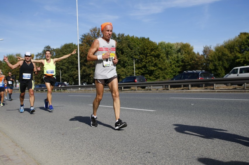 Uczestnicy Maratonu Warszawskiego 2018. Więcej zdjęć...