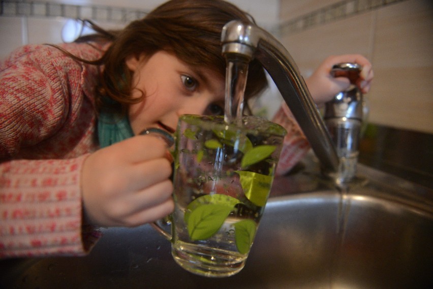 Woda jest zdatna do picia. Mieszkańcy gminy Kocmyrzów-Luborzyca mogą ją czerpać z własnych kranów