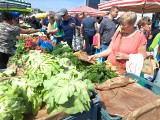 Oto ceny na Bałuckim Rynku - stragany się uginają pod ciężarem świeżych warzyw i owoców GALERIA