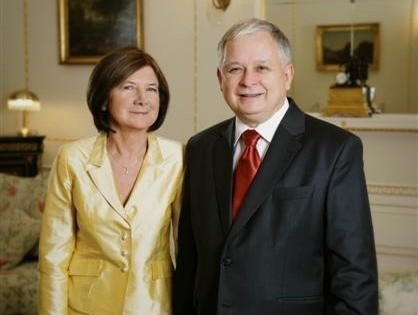 Para prezydencka Maria i Lech Kaczynscy zgineli w katastrofie samolotu pod Smolenskiem.