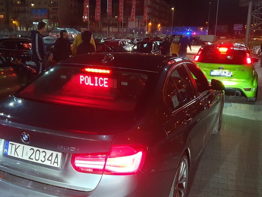 Wielkie Nielegalne wyścigi w Kielcach i okolicach. Policjanci skontrolowali kilkadziesiąt samochodów, posypały się mandaty