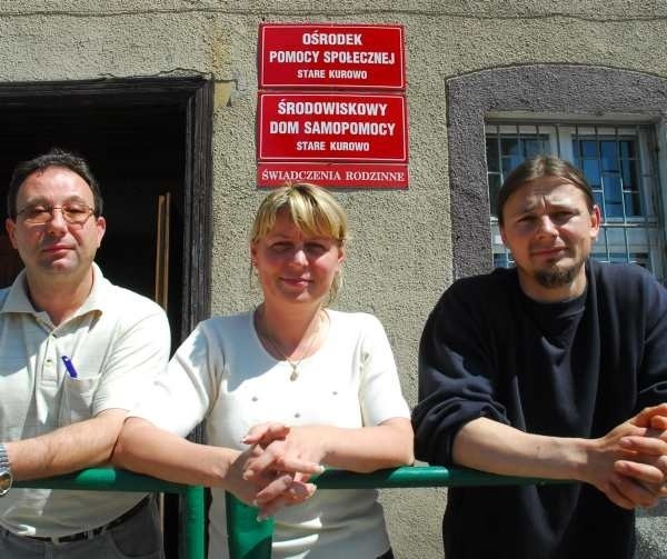 Bogdan Wysocki (z lewej) chętnie radzi się terapeutów Beaty Rokaszewicz i Tomasza Urbanka