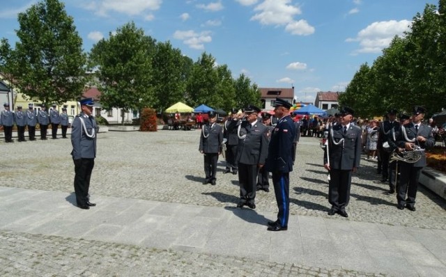 Uroczysty apel z okazji Święta Policji odbył się w ostatni piątek na placu Zygmunta Starego w Białobrzegach.