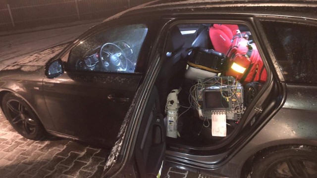 Sprzęt medyczny na miejsce akcji ratunkowej dotarł prywatnym samochodem