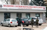 Nieszczepieni studenci nie mogli jeść na stołówce Wojskowego Centrum Kształcenia Medycznego w Łodzi. Uczelnia wyjaśnia