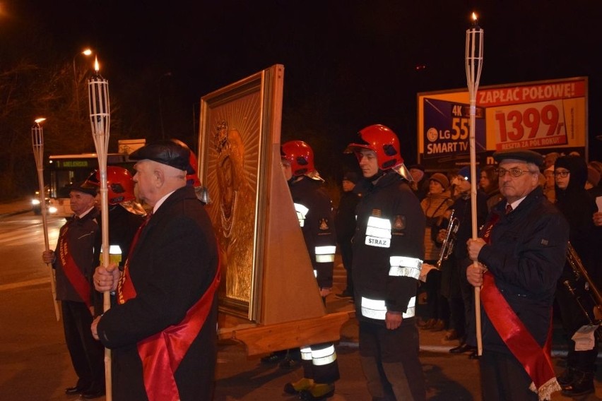 Procesja Zawierzenia przeszła ulicami Skarżyska