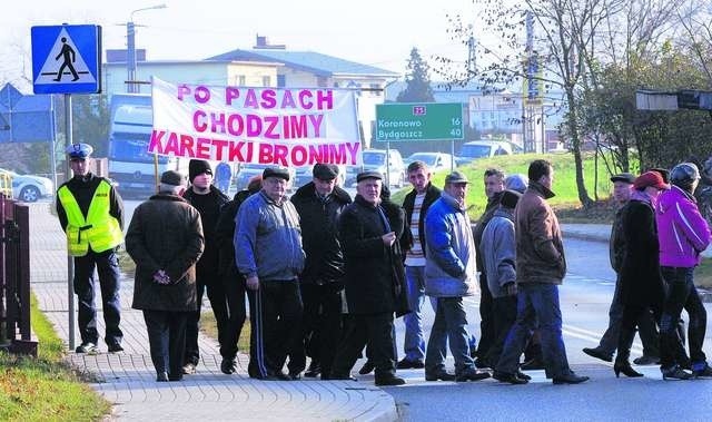 Po tym, jak zabrano im karetkę pogotowia, mieszkańcy Mąkowarska w jej obronie postanowili zablokować drogę krajową nr 25. Wkrótce protest może się powtórzyć