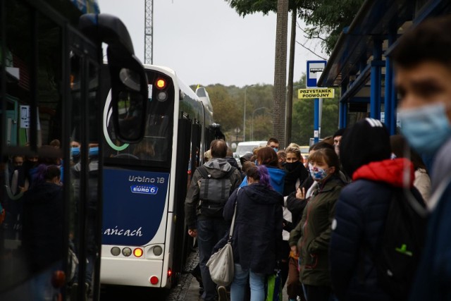 W Krakowie wprowadzone zostały zmiany w rozkładach jazdy tramwajów i autobusów