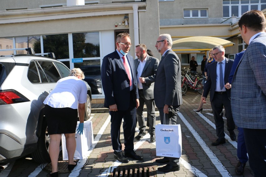 Minister Niedzielski w Ciechocinku zapowiada reformę systemu uzdrowiskowego [zdjęcia]