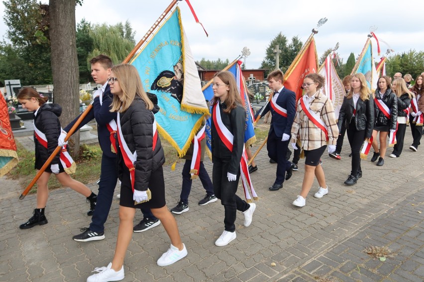 83. rocznica tzw. "czwartego rozbioru Polski". Na strykowskim cmentarzu oddano cześć poległym w walkach z Armią Czerwoną ZDJĘCIA