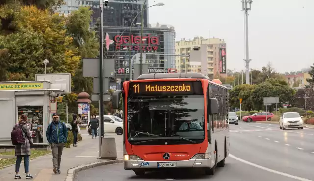 Autobusy linii „11” po zmianie trasy kursują miedzy Załężem a ulicą Matuszczaka. Skrócenie ich trasy ma wpłynąć na zmniejszenie opóźnień, na które narzekali pasażerowie.