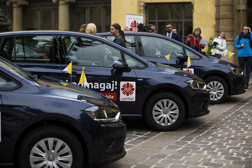 Licytacja papieskich volkswagenów.