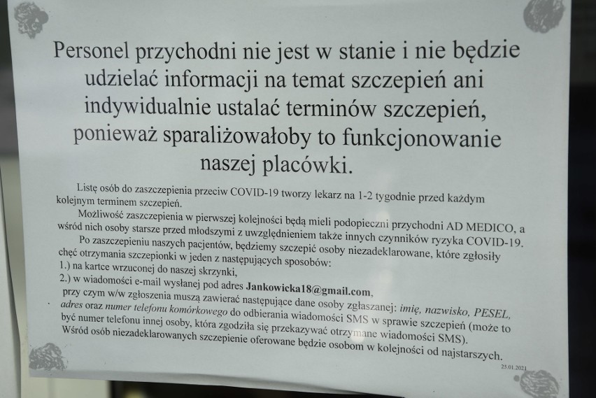 Poradnia w Rybniku szczepi tylko "swoich". 80-latkowie...