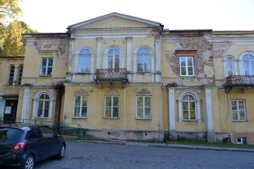 Zabytkowy pałacyk z przychodnią w Kielcach zostanie sprzedany i wyremontowany?