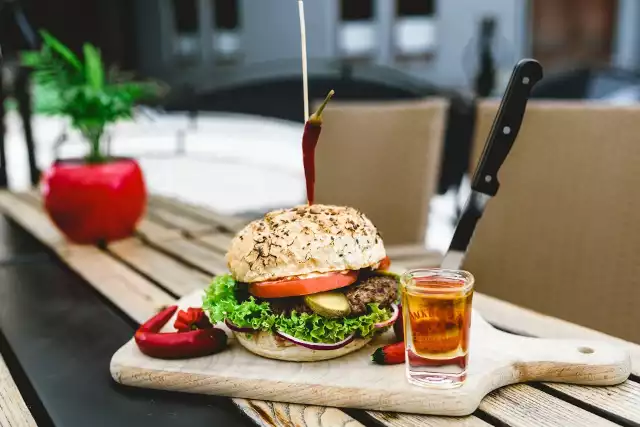 Miami Burger nie wróci na Rynek. Lokal wykończył "lockdown"Zobacz kolejne zdjęcia. Przesuwaj zdjęcia w prawo - naciśnij strzałkę lub przycisk NASTĘPNE