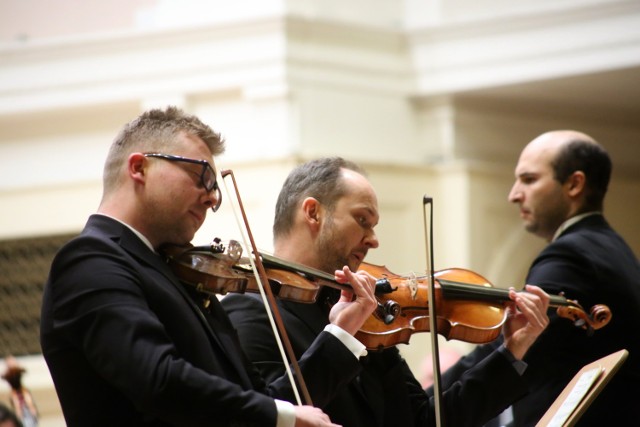 Marcin Suszycki, Dominik Dębski i Orkiestra Filharmonii Poznańskiej pod batutą Gaetano d'Espinosy