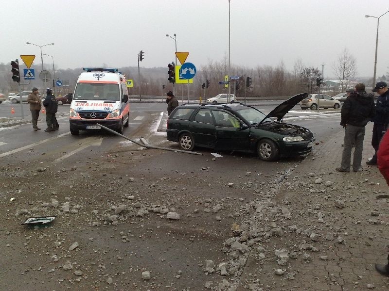 Groźne zderzenie w Sandomierzu. Dwoje dzieci w szpitalu