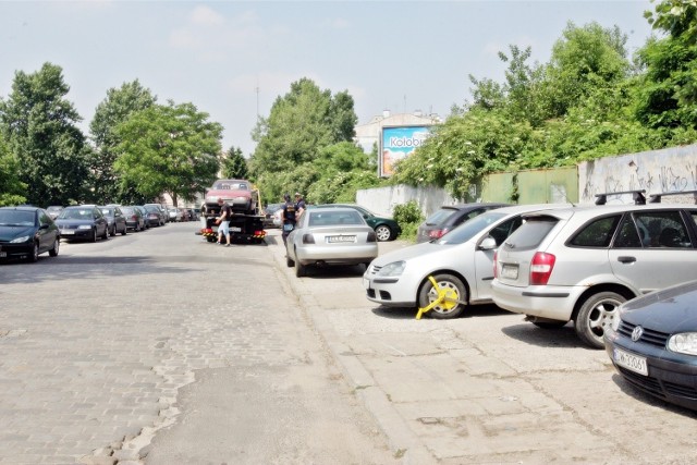 Ulica Księcia Witolda we Wrocławiu. Od najbliższej środy zostanie tu wprowadzona strefa upokojonego ruchu