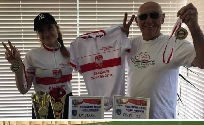 Młodzi kolarze z Daleszyc oddali na licytacje koszulki mistrza Polski. Chcą odbudować klub