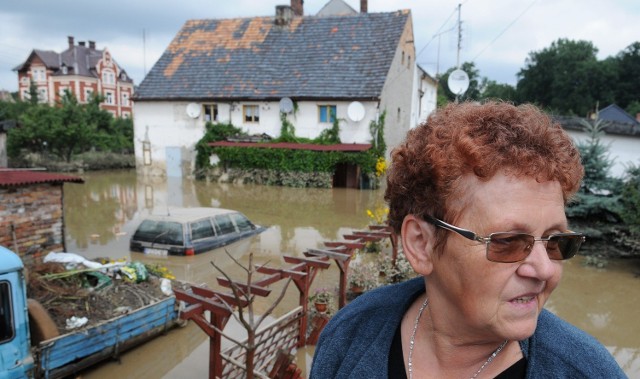 - Dobrze, że chociaż mieliśmy czas opuścić dom przed nadejściem tej powodzi - mówi Anna Liber.