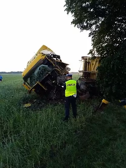 Na miejscu poniedziałkowego wypadku w gminie Łopuszno