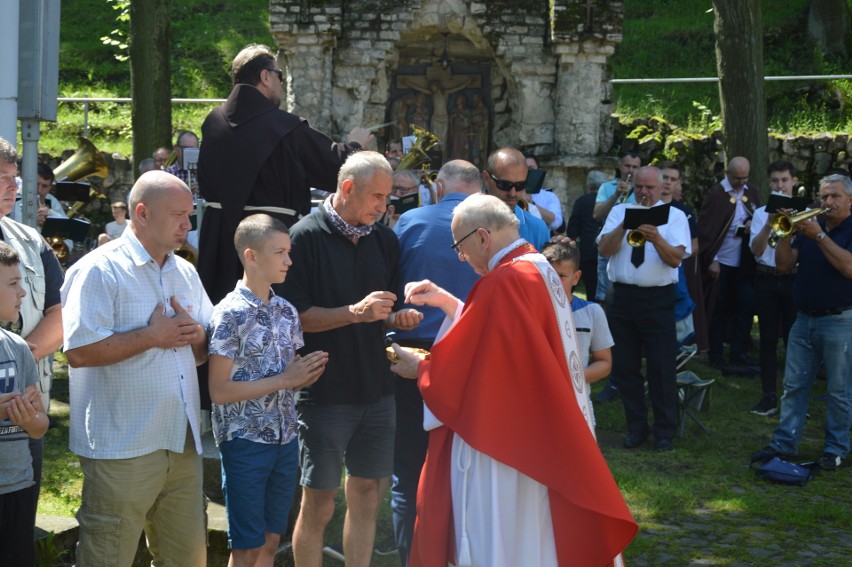 Pielgrzymka mężczyzn na Górze św. Anny. Kilka tysięcy mężczyzn spotkało się dzisiaj w grocie lurdzkiej