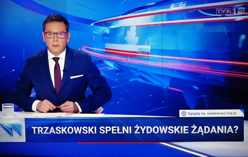 Fakty TVN i Wiadomości TVP: "Gdzie jest Kaczyński" i "opcja niemiecka" vs. "Trzaskowski poleciał bez żony" i "wspiera żydowskie roszczenia"