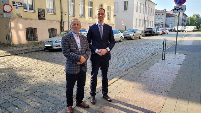 Jacek Szaran (po prawej) kandydatem ze Słupska w wyborach parlamentarnych.