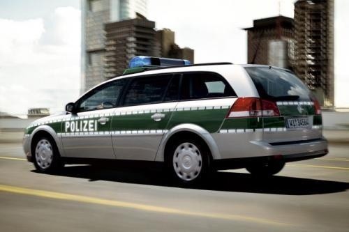 Fot. Opel: Policja niemiecka jest przyjazna dla turystów ale...