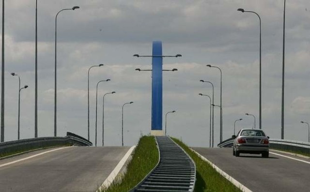 Wraz z trzema odcinkami dróg, na które przetargi ogłoszono w ub. tygodniu, powstanie łącznie 117 km dróg na odcinku S6 od Goleniowa do początku obwodnicy Koszalina i Sianowa.