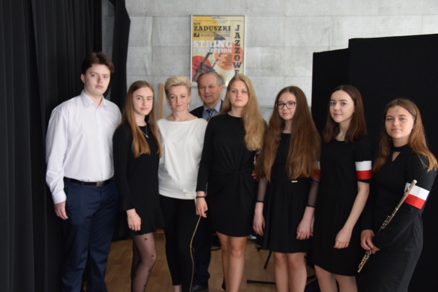 Uczniowie ze Stadnickiej Woli koncertem podziękowali seniorom za ich wsparcie w akcjach charytatywnych [ZDJĘCIA]   